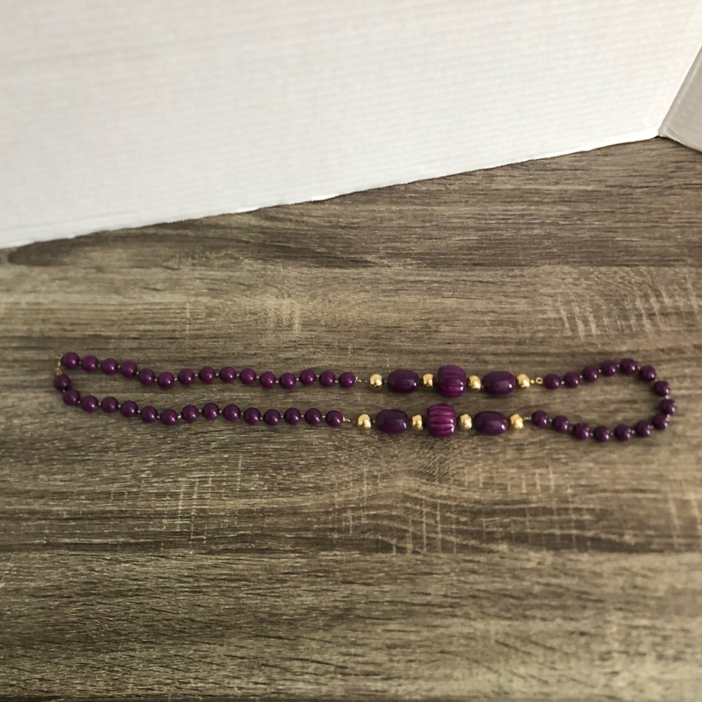 Vtg 80’s Chunky Purple and Gold Beaded Necklace - Picture 4 of 8